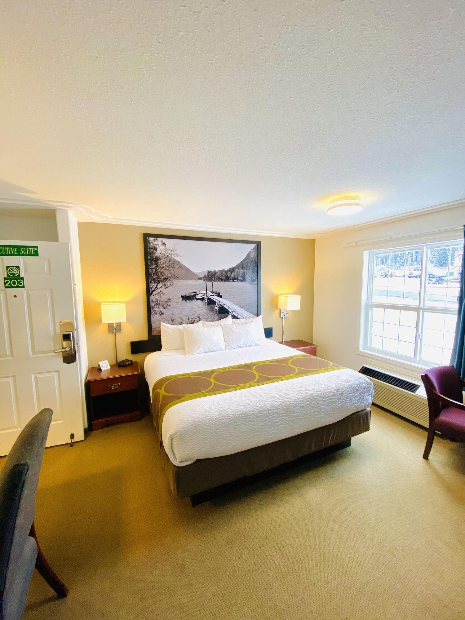 Super 8 By Wyndham 100 Mile House Hotel Exterior foto
